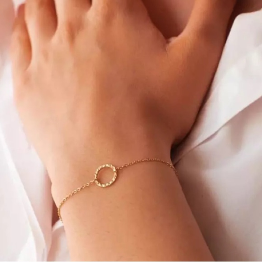 ⚜️𝟯𝟬%𝗢𝗙𝗙 𝗯𝘂𝗻𝗱𝗹𝗲𝘀 𝟯+⚜️ NEW Circle Charm Dainty Stainless Steel Bracelet - Picture 10 of 13